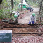 荒屋古墳公園　木製歓談設置